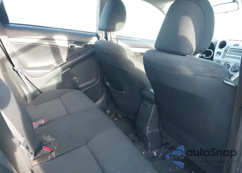 2010 Toyota Matrix z USA, uszkodzony, nr VIN 2T1KU4EE7AC265580